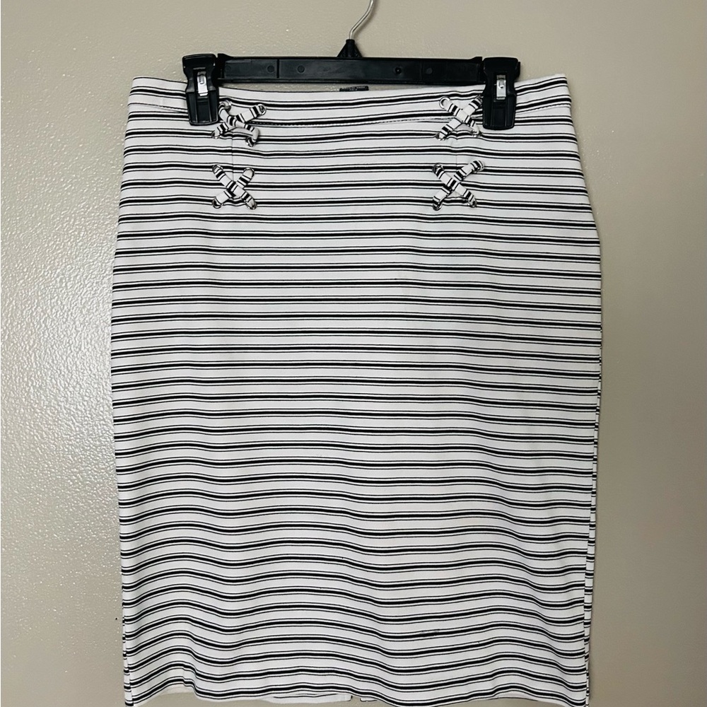 89th and Madison Striped Black and White Women's Skirt